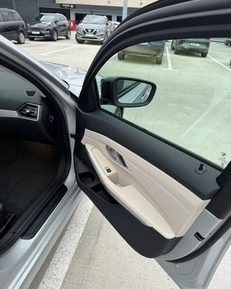 BMW Seria 3 cena 100000 przebieg: 33400, rok produkcji 2020 z Wrocław małe 254